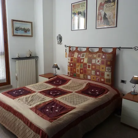 Maggiore Nyaraló Arona